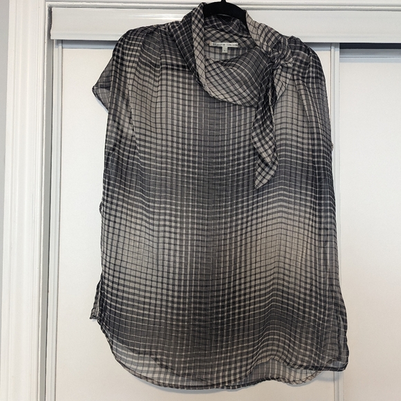 Plaid graph pattern sheer blouse - Picture 2 of 5